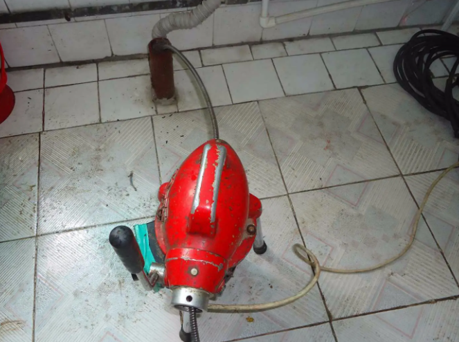 吉隆下水道疏通